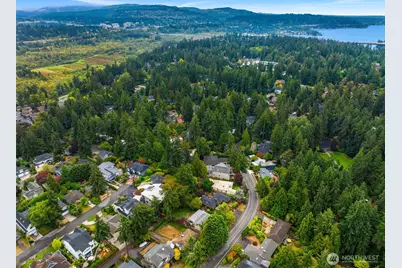 1652 104th Avenue SE, Bellevue, WA 98004 - Photo 18