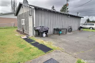 774 132nd St S, Tacoma, WA 98444 - Photo 2