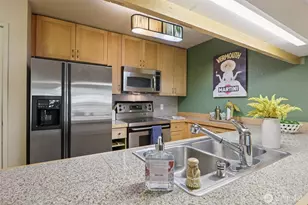 275 W Roy St, Seattle, WA 98119 - Photo 10