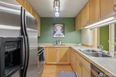 275 W Roy Street #114, Seattle, WA 98119 - Photo 8