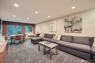 275 W Roy St, Seattle, WA 98119 - Photo 26