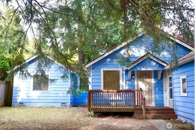 14040 Ashworth Avenue N, Seattle, WA 98133 - Photo 2