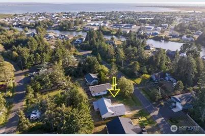 878 Mount Olympus Avenue SE, Ocean Shores, WA 98569 - Photo 24