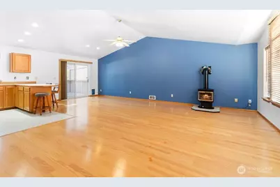 878 Mount Olympus Avenue SE, Ocean Shores, WA 98569 - Photo 2