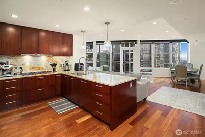 500 106th Avenue NE #3109, Bellevue, WA 98004 - Photo 2