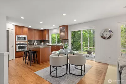1021 271st Avenue SE, Sammamish, WA 98075 - Photo 10