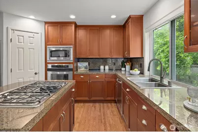 1021 271st Avenue SE, Sammamish, WA 98075 - Photo 14