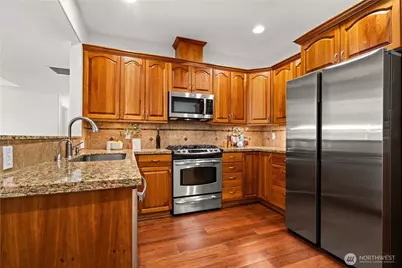 4406 Providence Point Place SE #101, Issaquah, WA 98029 - Photo 2