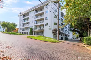 909 N I St, Tacoma, WA 98403 - Photo 2
