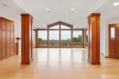 9600 Hilltop Road, Bellevue, WA 98004 - Photo 1