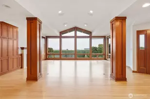 9600 Hilltop Rd, Bellevue, WA 98004 - Photo 1