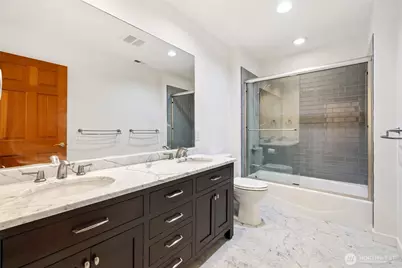 9600 Hilltop Road, Bellevue, WA 98004 - Photo 12