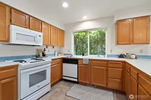 517 Galloway St, Steilacoom, WA 98388 - Photo 6