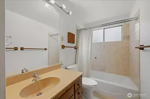 14036 17th Ave NE, Seattle, WA 98125 - Photo 10
