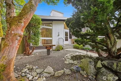 14036 17th Avenue NE, Seattle, WA 98125 - Photo 2