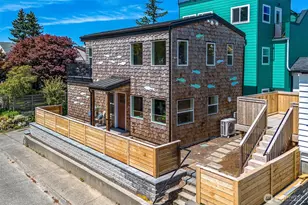330 NE Elk Pl, Seattle, WA 98115 - Photo 28