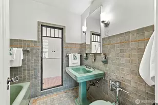 1223 Spring St, Seattle, WA 98104 - Photo 36