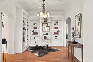 1223 Spring St, Seattle, WA 98104 - Photo 4