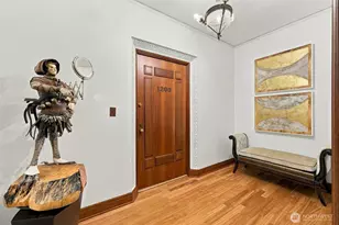 1223 Spring St, Seattle, WA 98104 - Photo 2