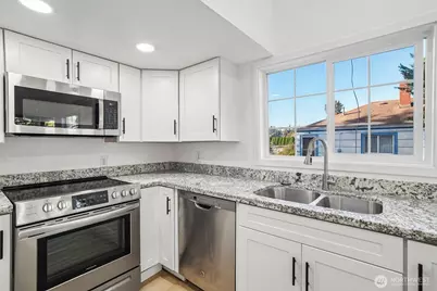 8428 D Street S, Tacoma, WA 98444 - Photo 2