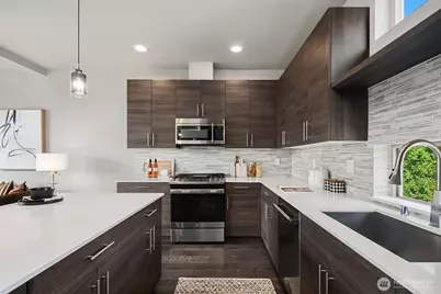 8012 20th Avenue NW, Seattle, WA 98117 - Photo 10