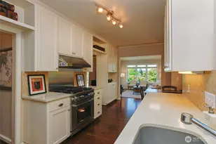 3829 43rd Ave NE, Seattle, WA 98105 - Photo 18