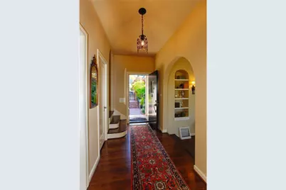 3829 43rd Avenue NE, Seattle, WA 98105 - Photo 4