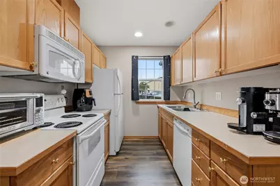 5002 S 30th Street #D2, Tacoma, WA 98409 - Photo 2