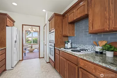 2113 12th Avenue NW, Puyallup, WA 98371 - Photo 6
