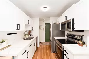 1214 Taylor Ave N, Seattle, WA 98109 - Photo 6