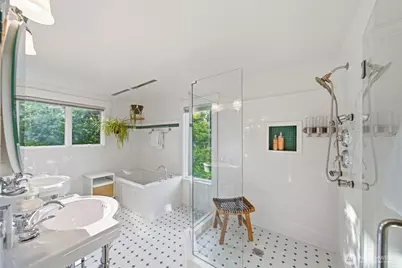 12015 Exeter Avenue NE, Seattle, WA 98125 - Photo 22