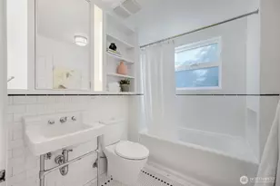 809 23rd Ave E, Seattle, WA 98112 - Photo 16
