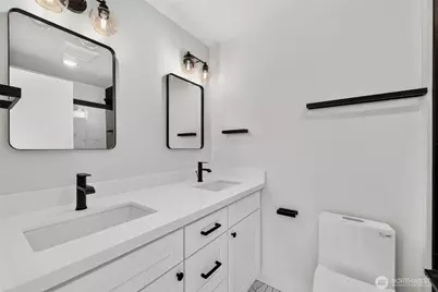 10029 14th Avenue S, Seattle, WA 98168 - Photo 24