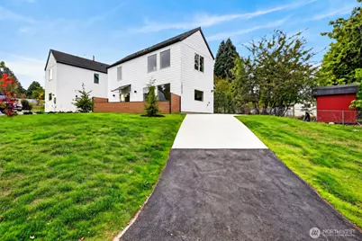 10029 14th Avenue S, Seattle, WA 98168 - Photo 2