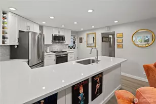 707 W Bertona St, Seattle, WA 98119 - Photo 4