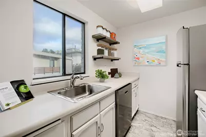 610 Aloha Street #404, Seattle, WA 98109 - Photo 6