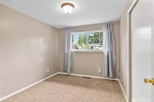 22506 45th Pl W, Mountlake Terrace, WA 98043 - Photo 36
