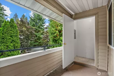 10009 NE 120th Lane #B301, Kirkland, WA 98034 - Photo 18