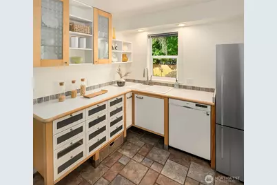 8015 42nd Avenue NE, Seattle, WA 98115 - Photo 12
