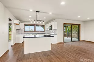 816 Si Town Rd, Castle Rock, WA 98611 - Photo 6