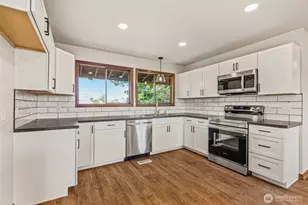 816 Si Town Rd, Castle Rock, WA 98611 - Photo 8