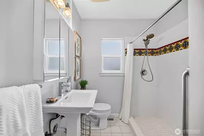 7014 Brooklyn Avenue NE, Seattle, WA 98115 - Photo 8