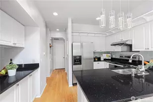 6519 SE Cougar Mountain Way, Bellevue, WA 98006 - Photo 10