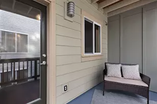 810 N 145th Ln, Shoreline, WA 98133 - Photo 12