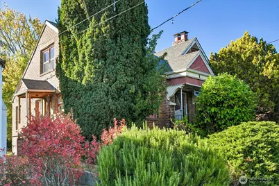 7739 13th Avenue NW, Seattle, WA 98117 - Photo 2