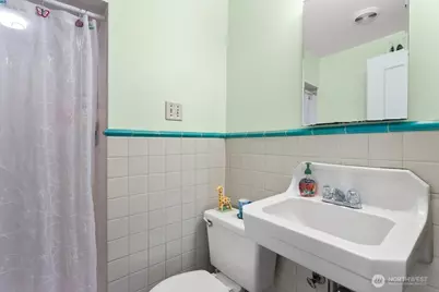 2112 NE 55th Street, Seattle, WA 98105 - Photo 20