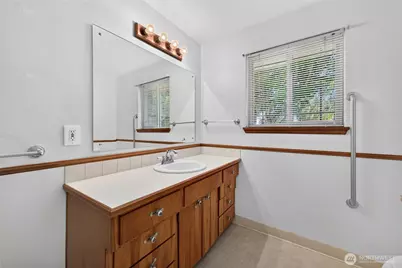 2016 J Street NE, Auburn, WA 98002 - Photo 8