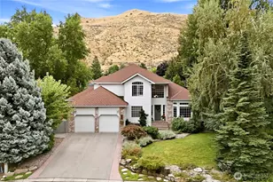 2005 Center Ct Dr, Wenatchee, WA 98801 - Photo 1