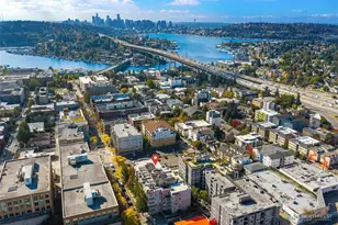 4343 Roosevelt Way NE, Seattle, WA 98105 - Photo 2