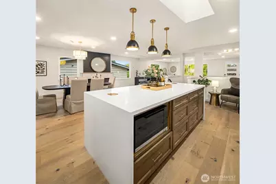 10045 38th Avenue NE, Seattle, WA 98125 - Photo 14